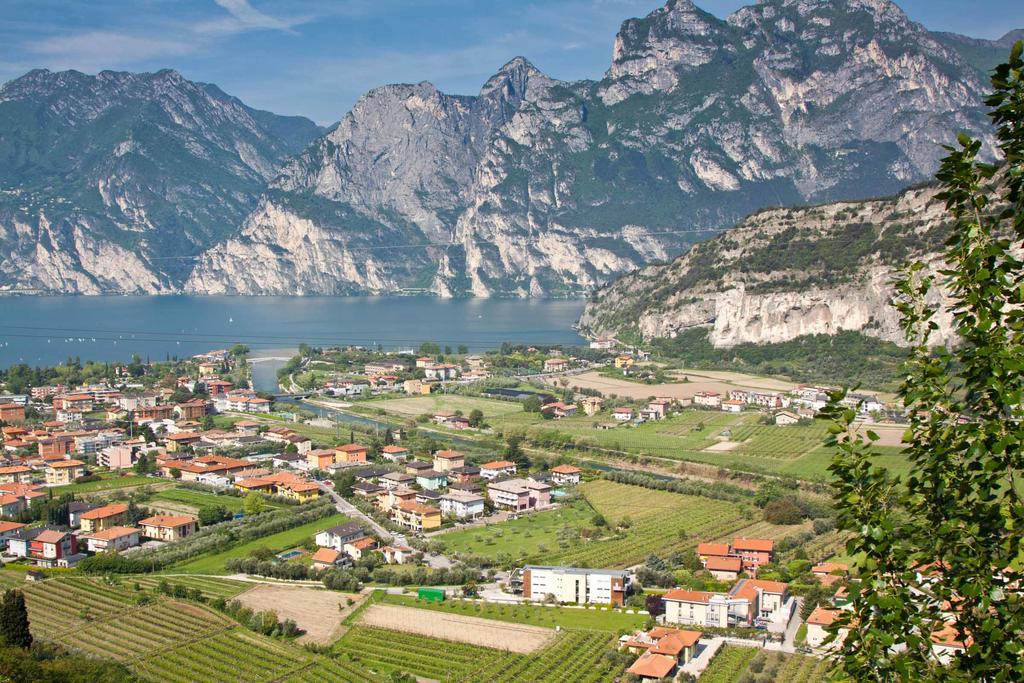Aparthotel Casa Carla Torbole Sul Garda Exterior foto